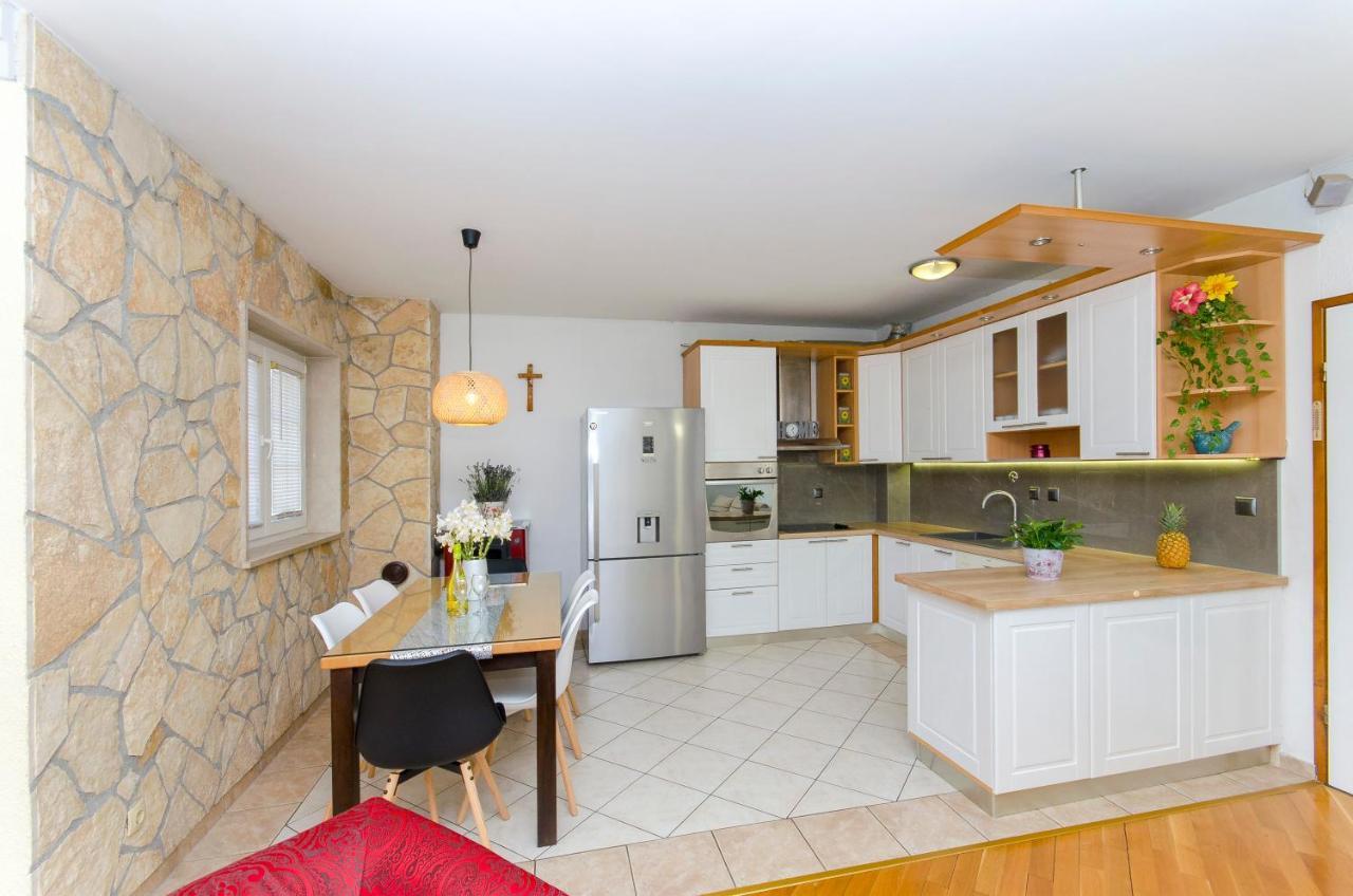 Fima Centar Stobrec Apartment Split Ngoại thất bức ảnh